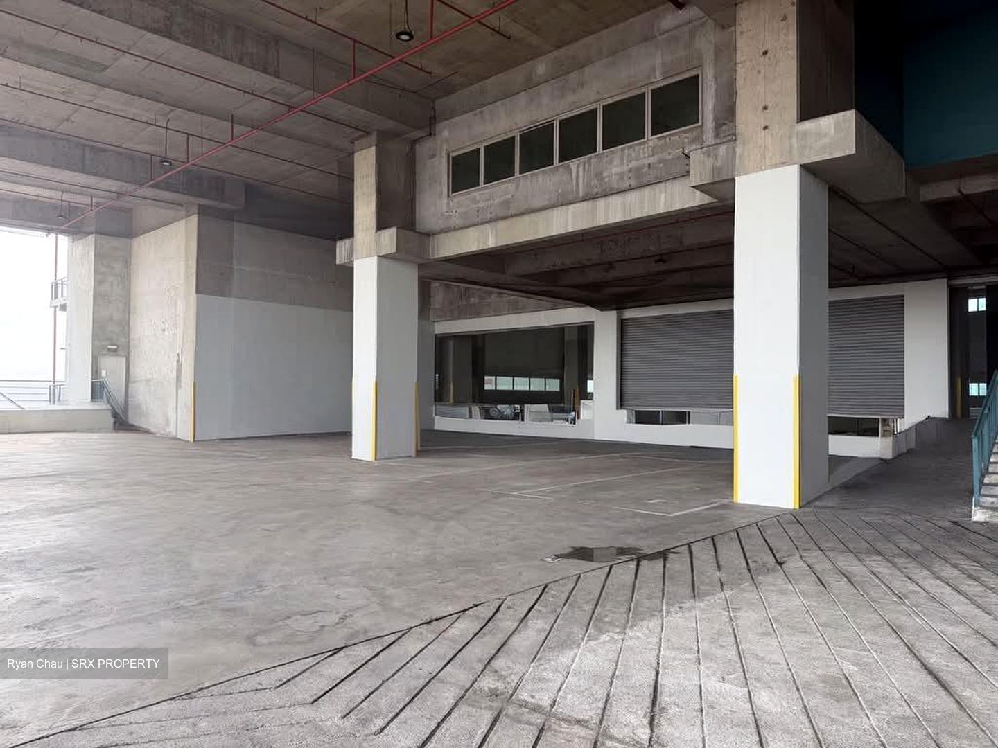Ibm Place (D16), Warehouse #581726231